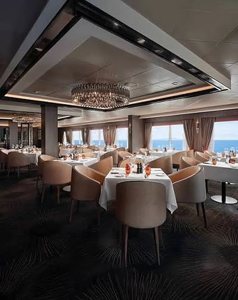 Fine dining with ocean view
