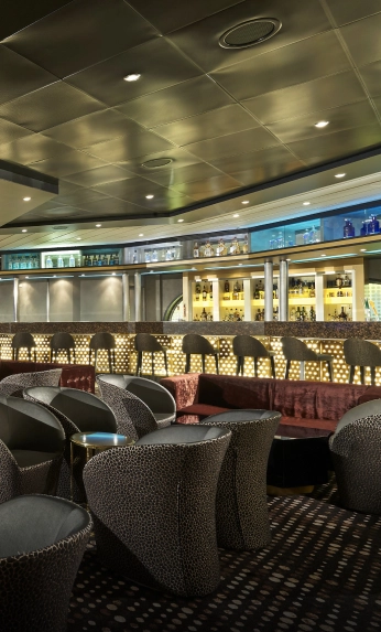 Bar and lounge on Cordelia Sun