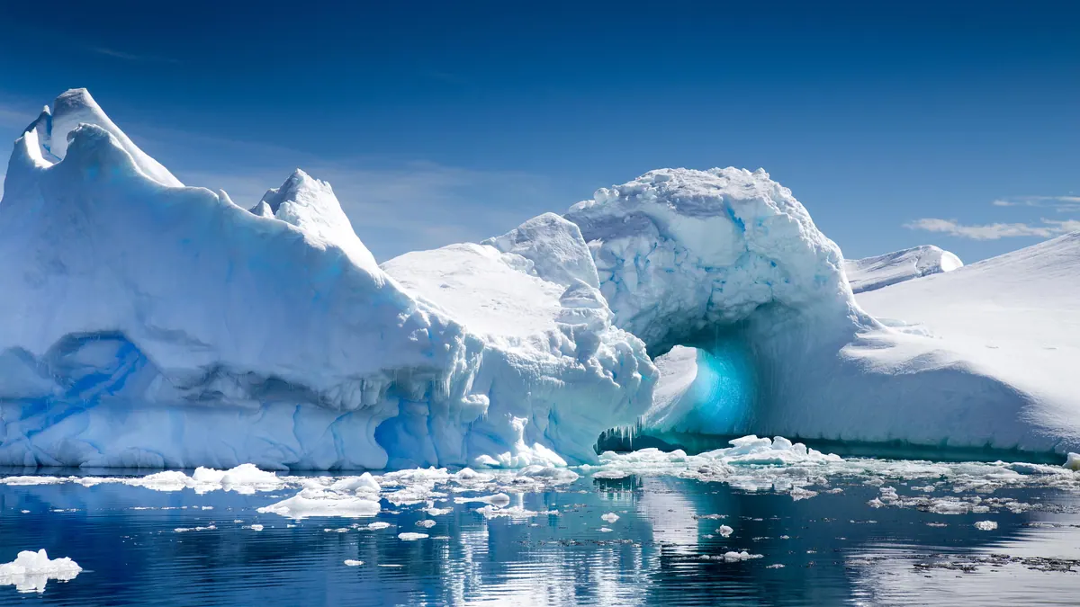 16-Night Holidays in Antarctica: Argentina Roundtrip Cruise