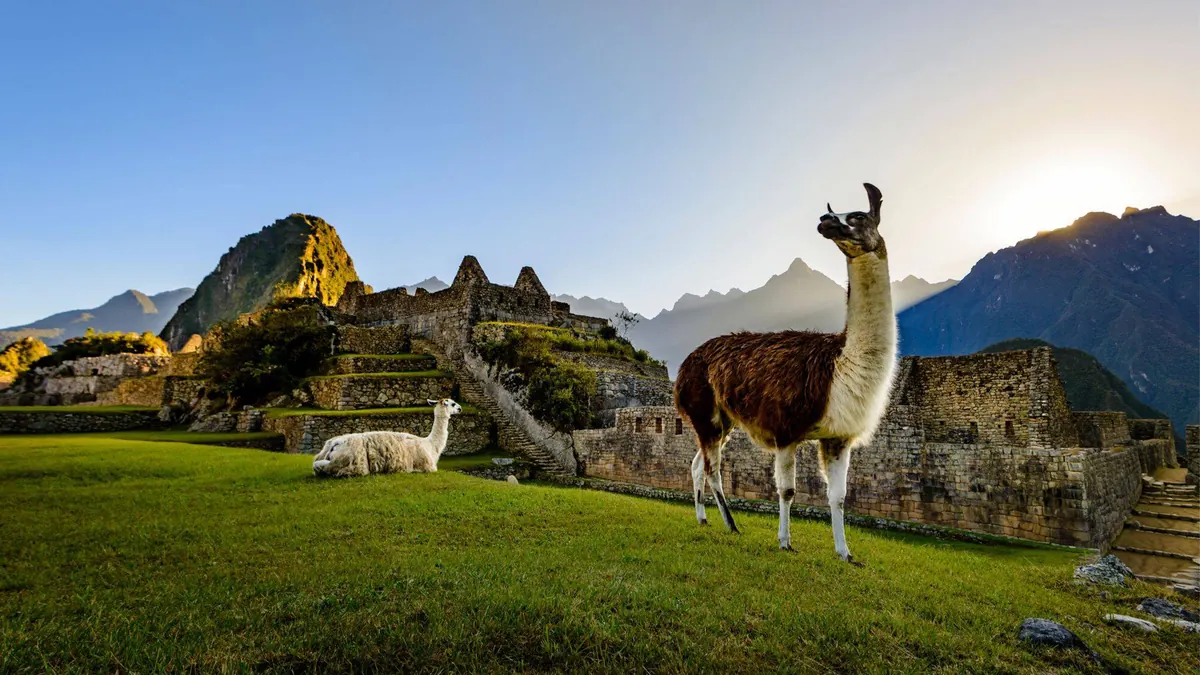 16-Night Galapagos Outer Loop & Machu Picchu Cruise
