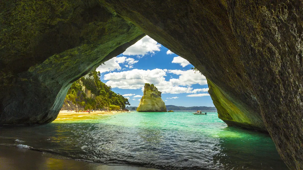 17-Night Tahitian Treasures Cruise
