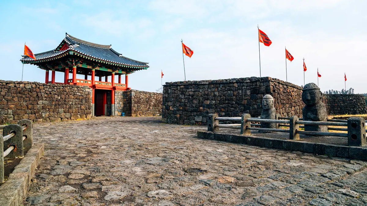 13-Night Hong Kong to Tokyo: China, Japan & South Korea Cruise