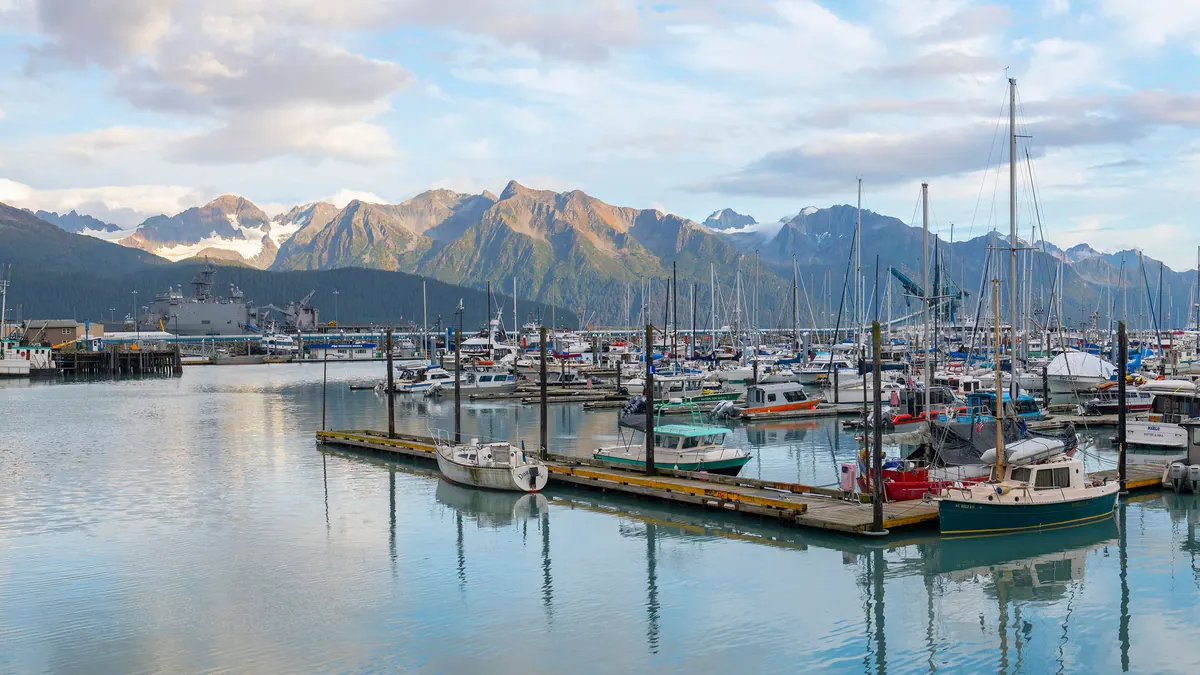 11-Night Premium Wildlife and Wilderness Discovery Cruisetour (Pre Tour) Cruise
