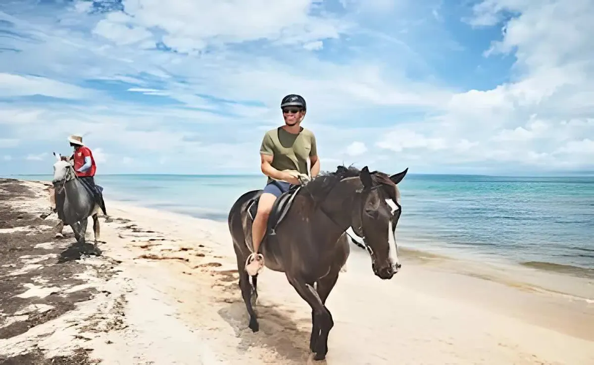 14-Night Eastern/Western Caribbean Adventurer with Celebration Key Cruise
