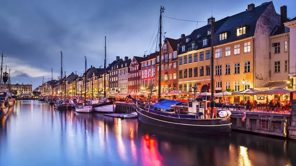 28-Night Fire, Ice & Norwegian Grand Adventure Cruise