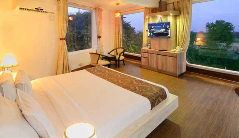 Agra Delights with Hotel Pushp Villa photo 6