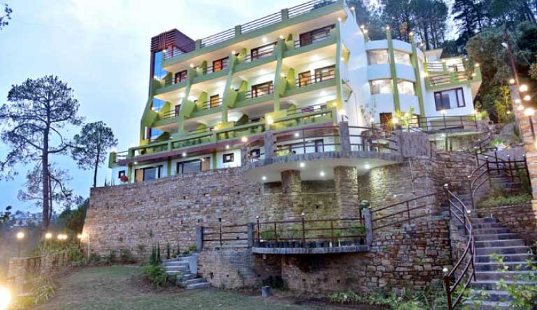 Splendour view of Himalaya Kausani with Xomotel