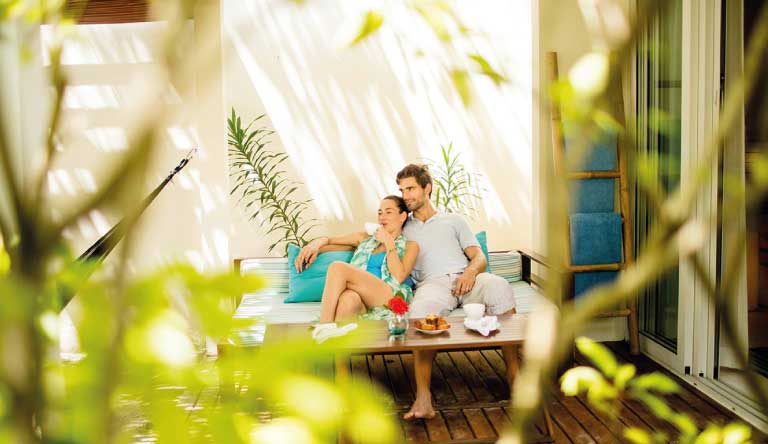 Romancers Nest- Holiday Inn Resort Kandooma, Maldives