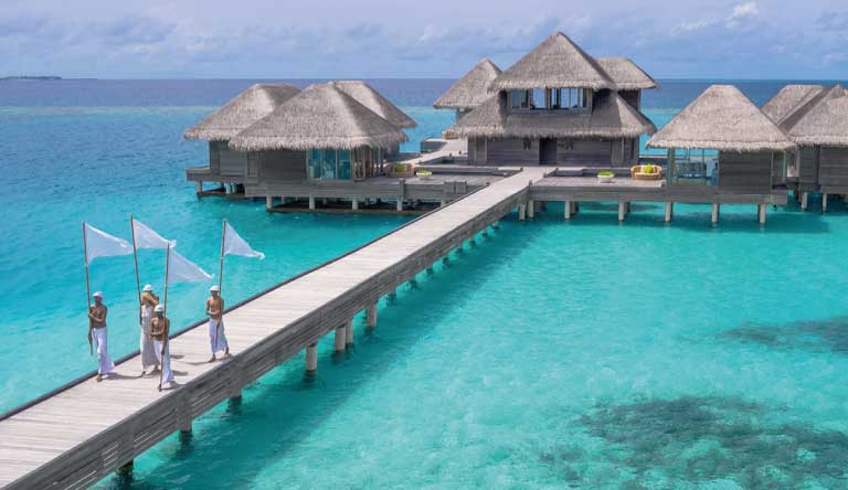 Sloping Sandbanks & Turquoise Waters at Huvafen Fushi
