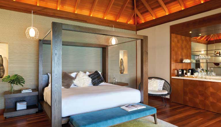 Sloping Sandbanks & Turquoise Waters at Huvafen Fushi photo 6