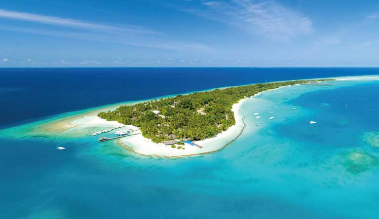 Hypnotic Turquoise Vistas at Kuramathi Island Resort
