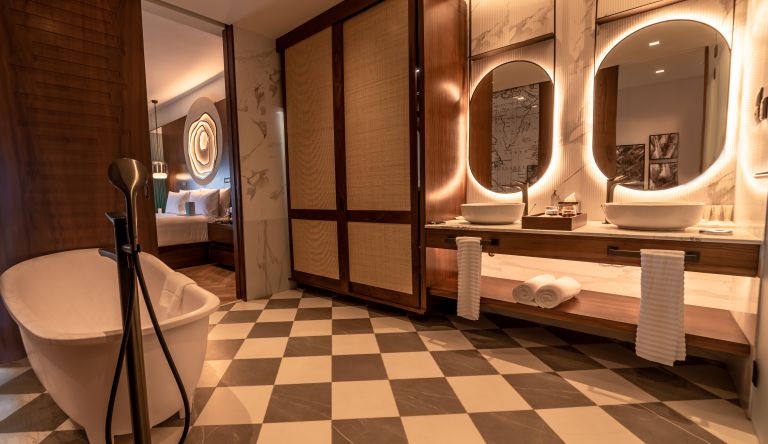 Le Meridien, Honeymoon Package photo 6