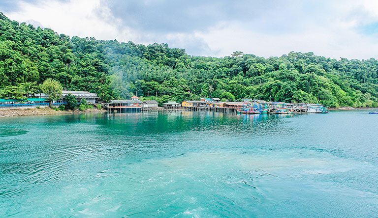 The Beachside and shopping vacation - Koh Chang & Bangkok