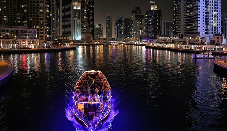 Perfect Hospitality at Smana Hotel Al Raffa at Dubai